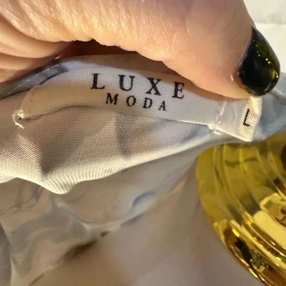 Moda Luxe Blue and White Floral V-Neck Bishop Sleeve Blouse - Picture 4 of 7